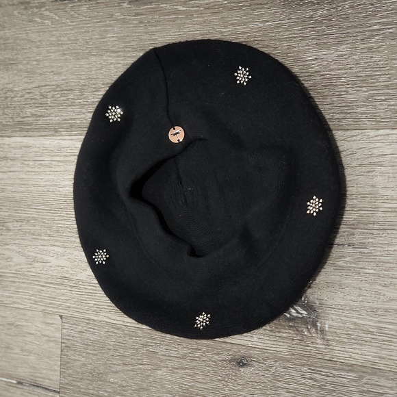 TAL NY Snowflake Beret - Picture 4 of 5
